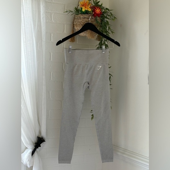 Gymshark Pants - Gymshark Light Grey Gym Workout Leggings Women’s Size Small
